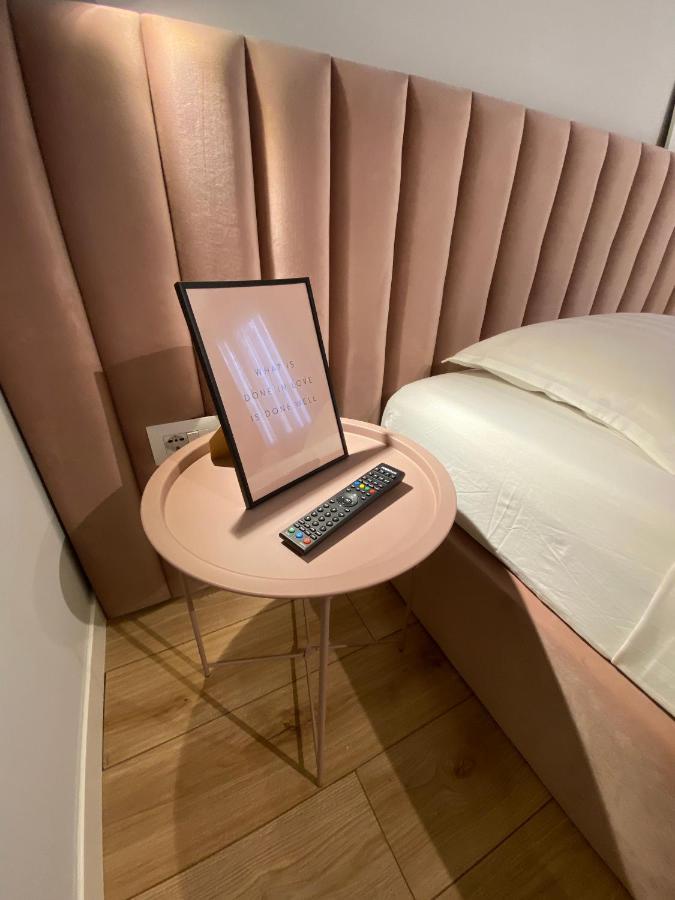 Living Studio Apartments Tirana Esterno foto