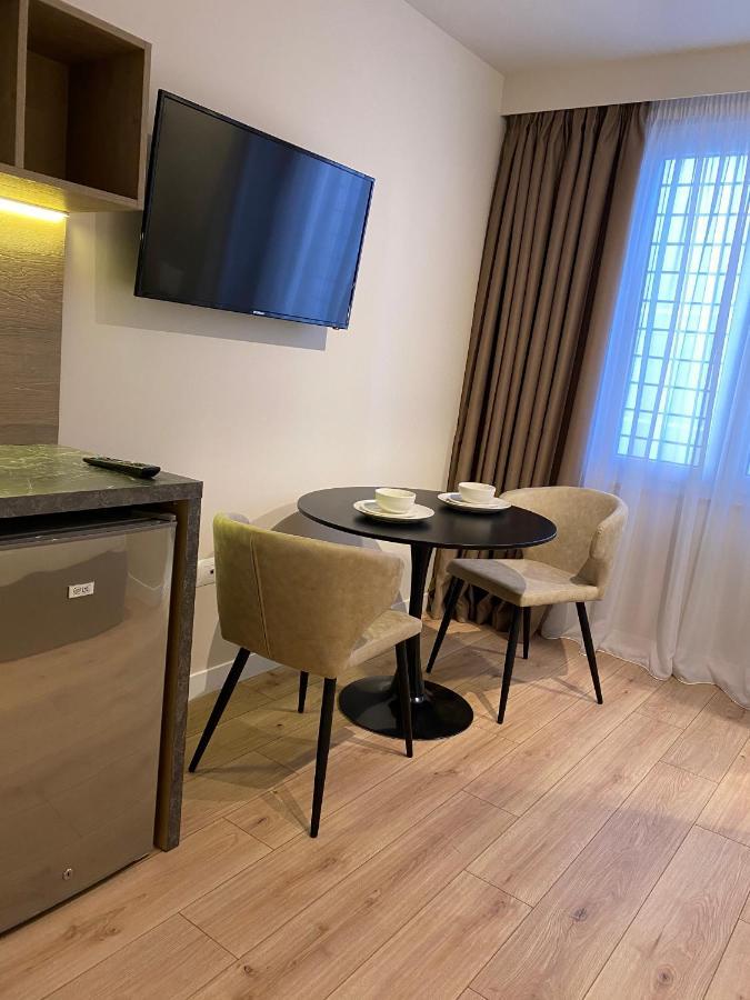 Living Studio Apartments Tirana Esterno foto