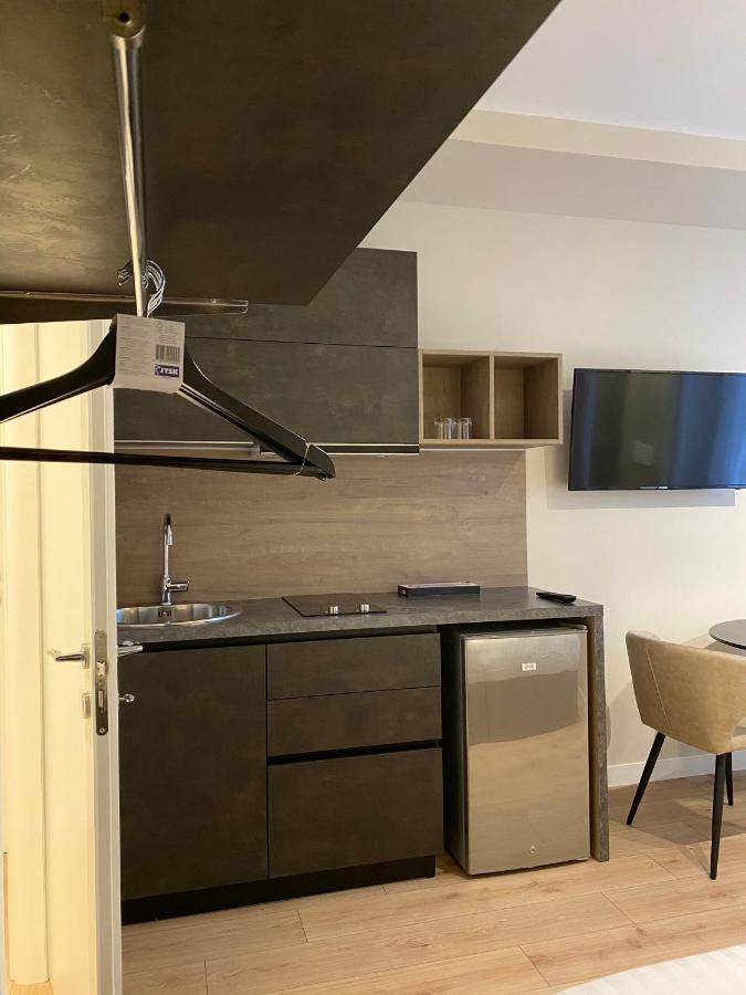 Living Studio Apartments Tirana Esterno foto