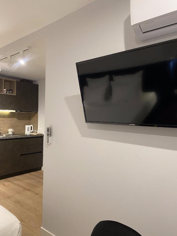 Living Studio Apartments Tirana Esterno foto
