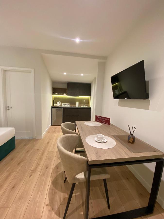 Living Studio Apartments Tirana Esterno foto