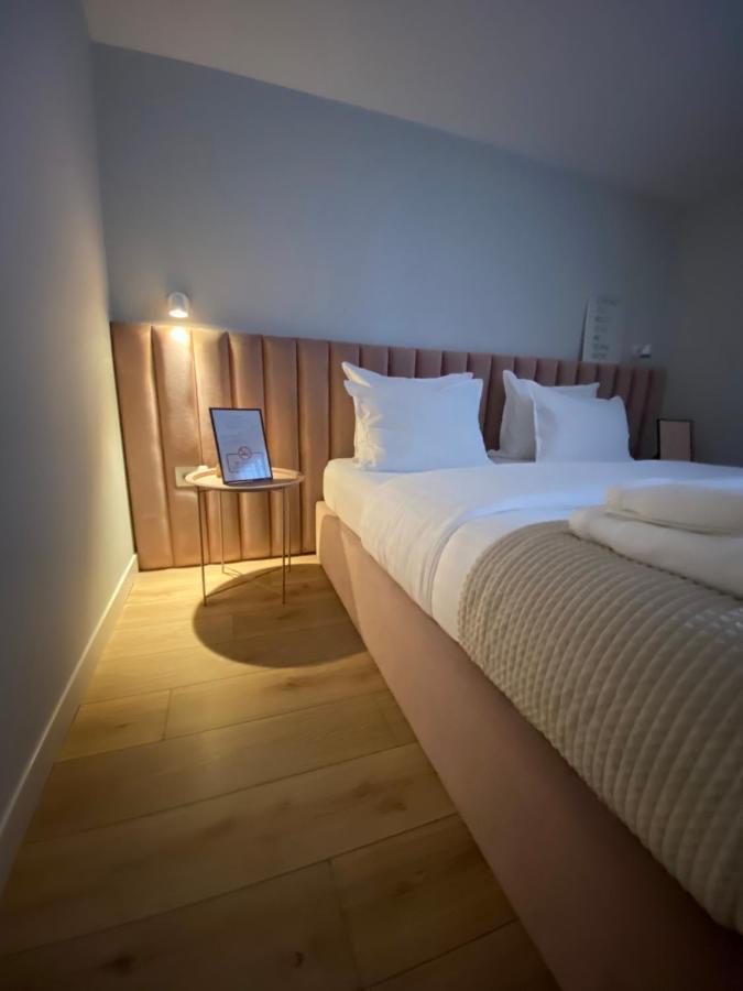 Living Studio Apartments Tirana Esterno foto