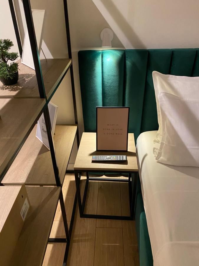 Living Studio Apartments Tirana Esterno foto